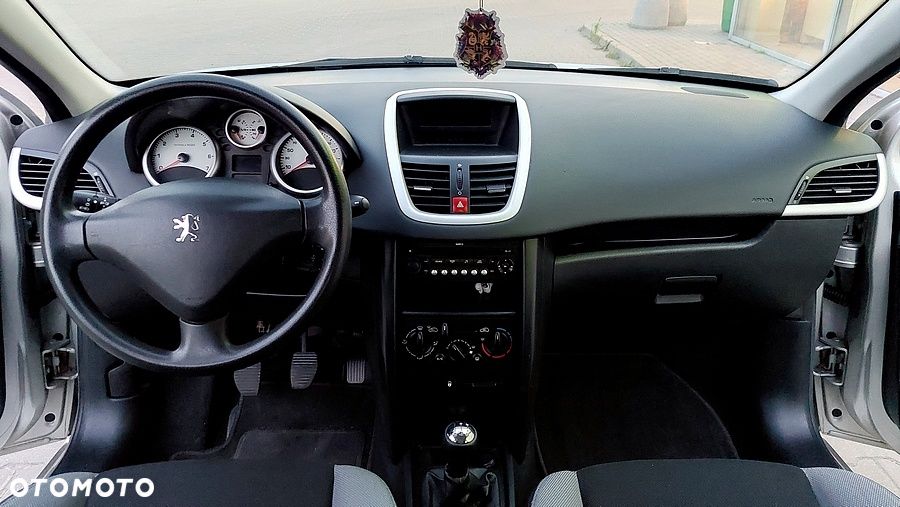 Peugeot 207 - 21