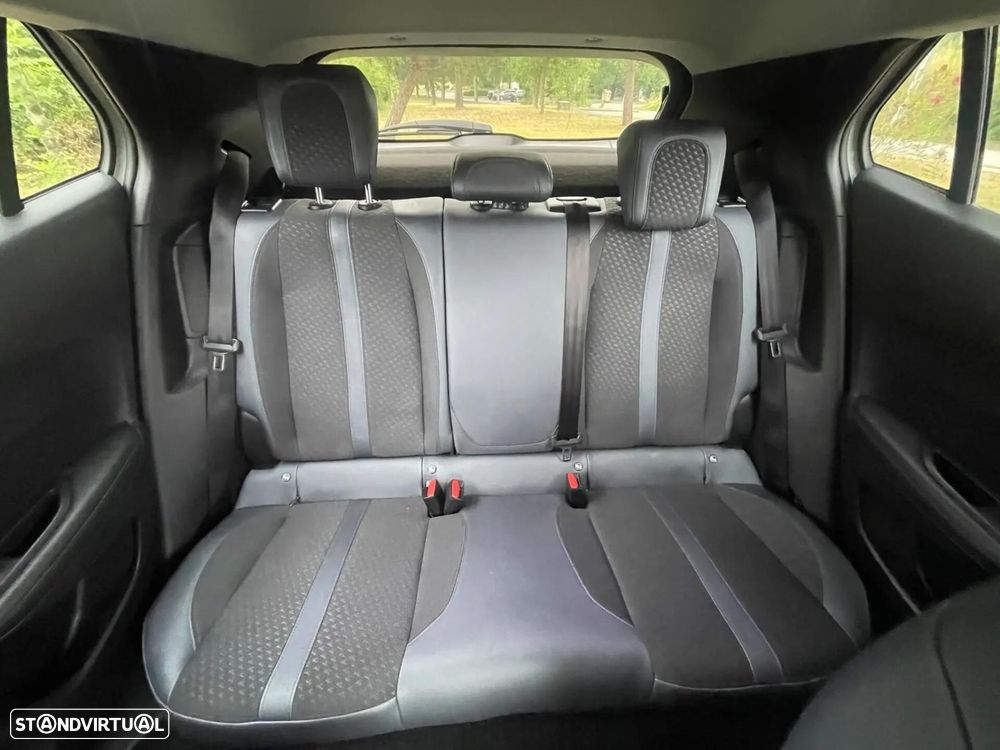 Peugeot e-2008 Allure - 34