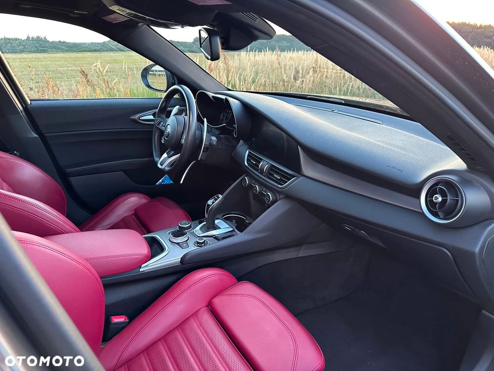Alfa Romeo Giulia 2.0 Turbo 16V AT8 Veloce - 14
