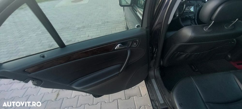 Mercedes-Benz C - 8