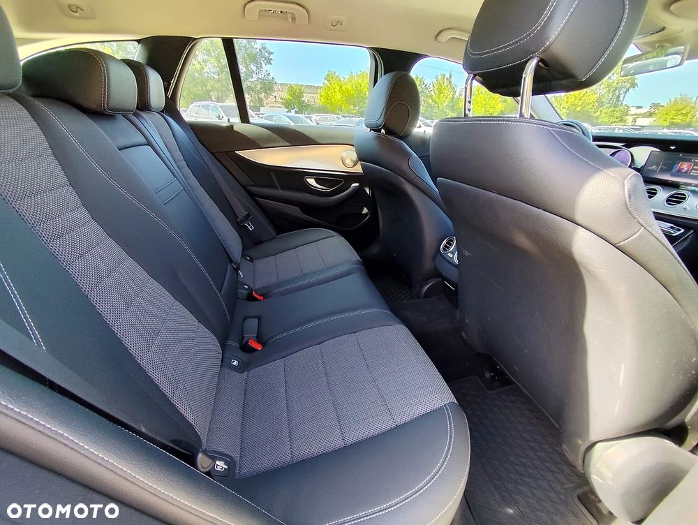 Mercedes-Benz Klasa E 220 d 4-Matic 9G-TRONIC - 9