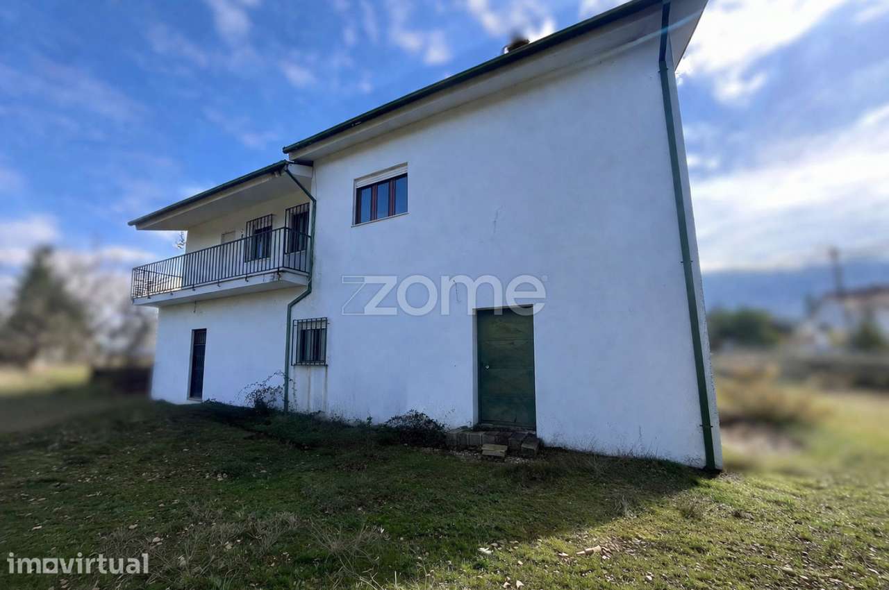 Moradia T3 com 1 hectare de terreno - Grande imagem: 2/17