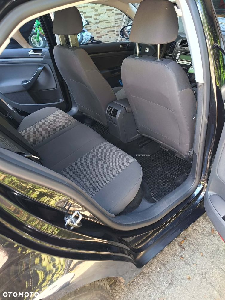 Volkswagen Jetta - 12