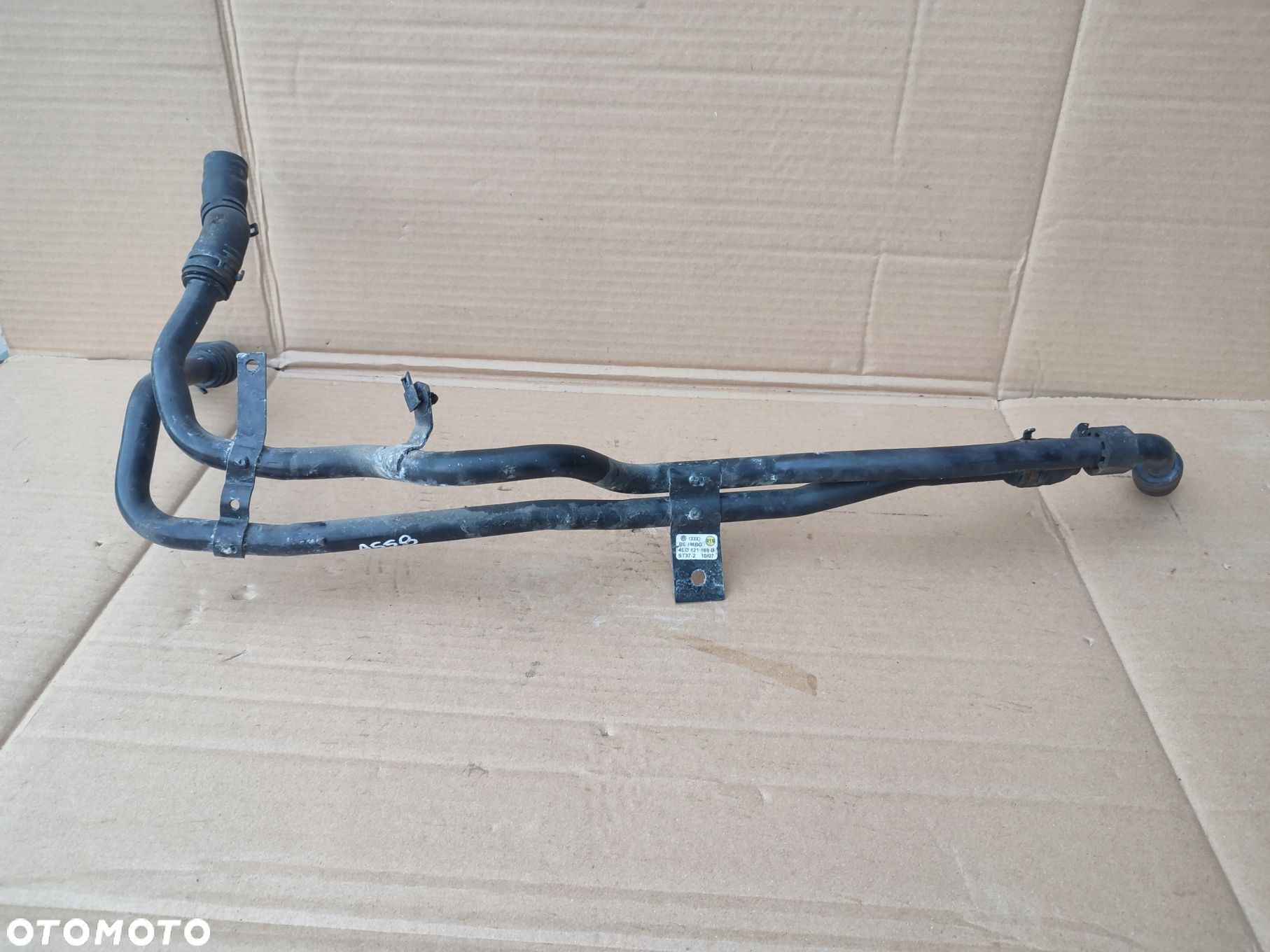 Rurki przewody wody AUDI A8 D3 LIFT 3.2FSI 4E0121169D - 1