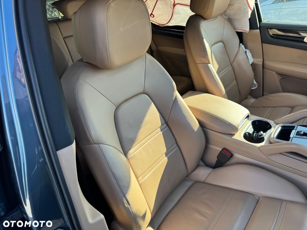 Porsche Cayenne Platinum Edition - 26