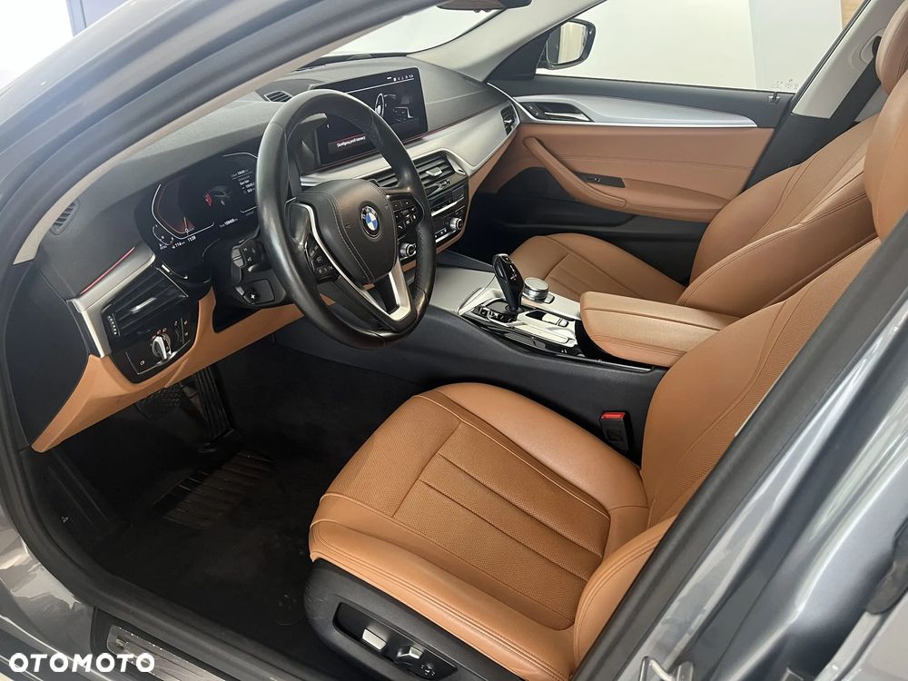 BMW Seria 5 520d mHEV - 9