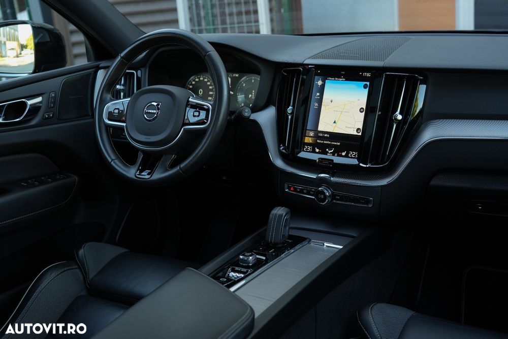 Volvo XC 60 D5 AWD Geartronic RDesign - 17