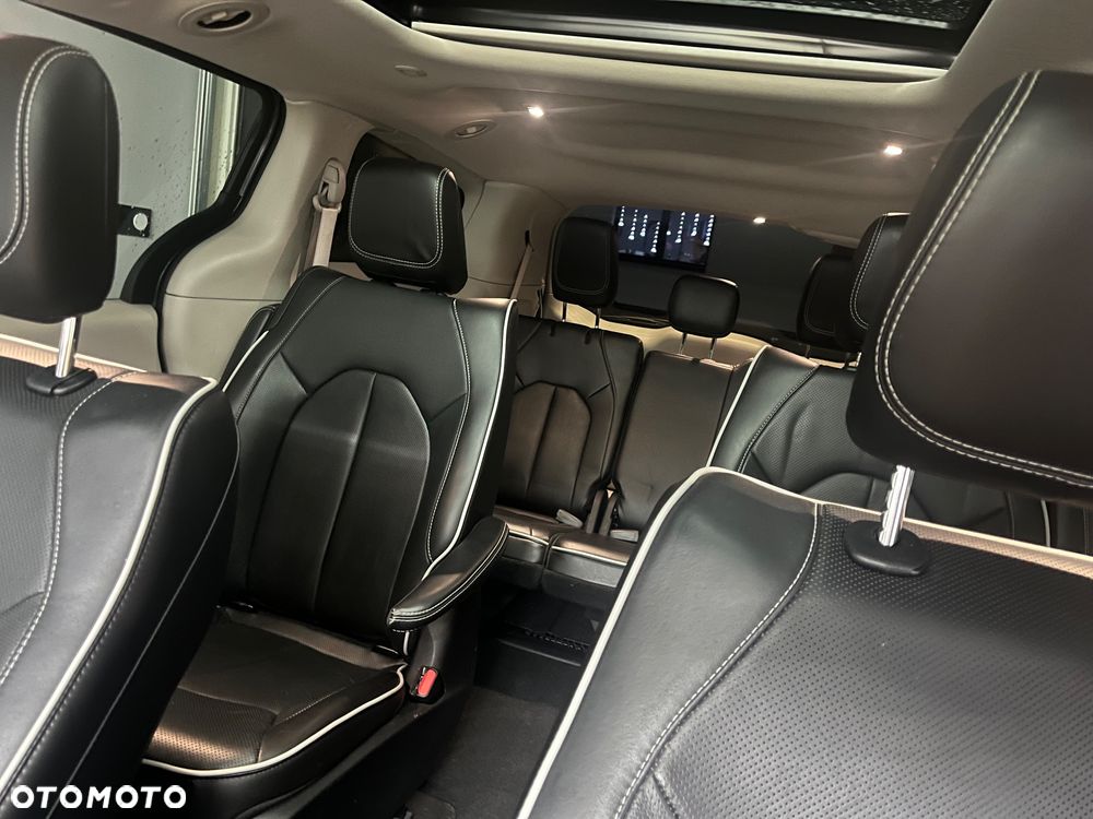 Chrysler Pacifica - 15