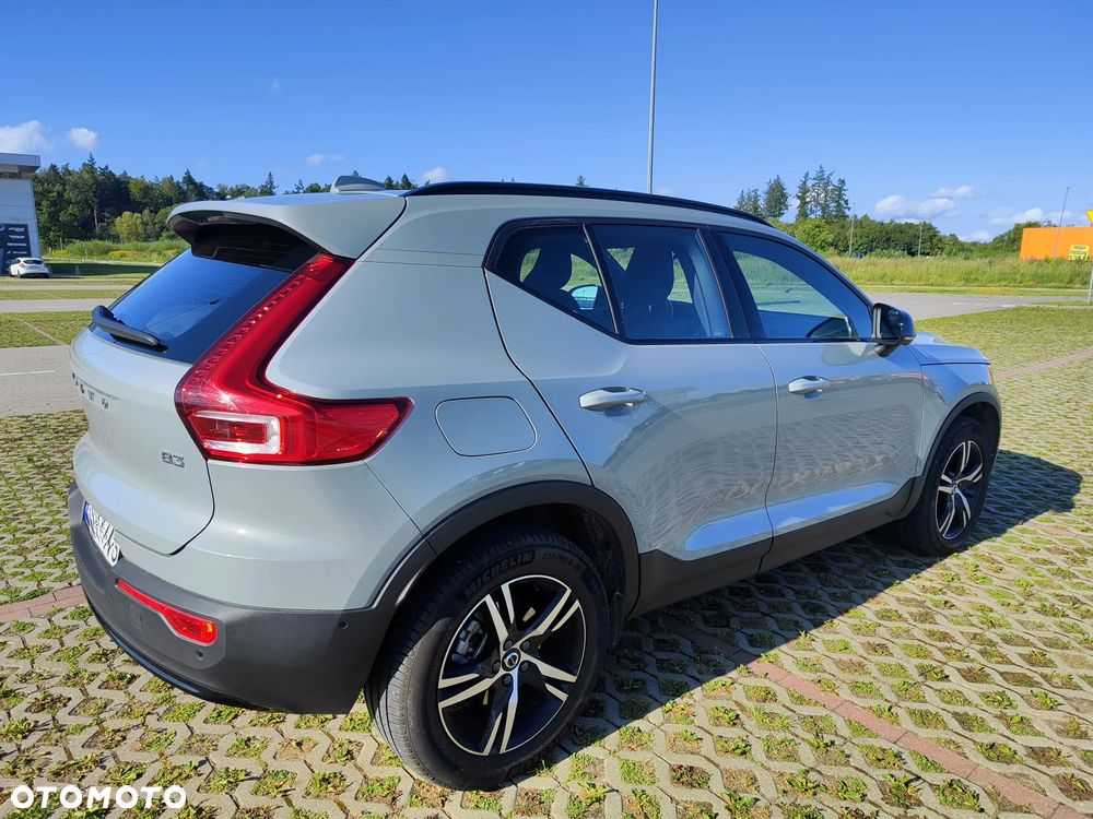 Volvo XC 40 B3 Plus Dark - 3