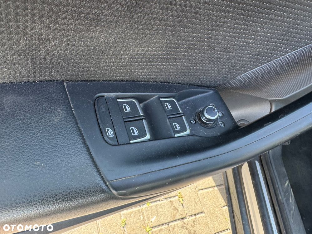 Audi Q3 2.0 TDI S tronic sport - 17