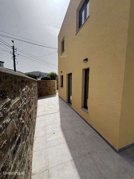 Excelente moradia V2 com possibilidade de passar a V3 SANTO TIRSO - Grande imagem: 4/11