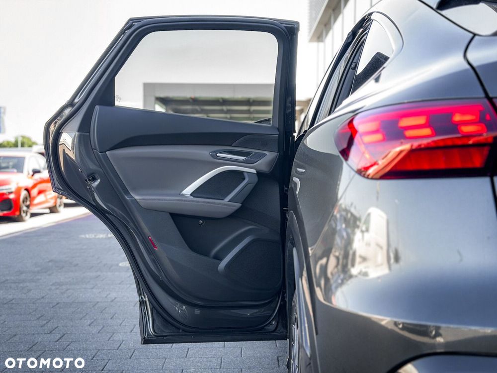 Audi Q5 Sportback - 38