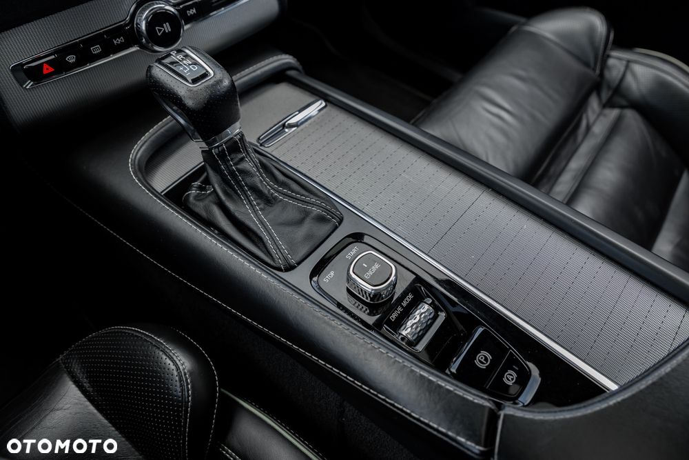 Volvo XC 90 - 36