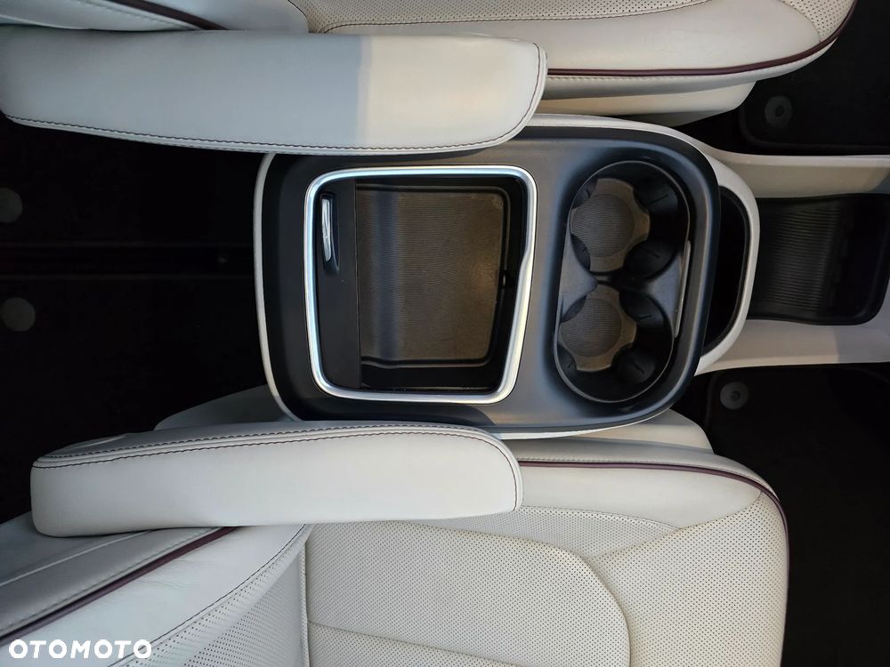 Chrysler Pacifica - 27