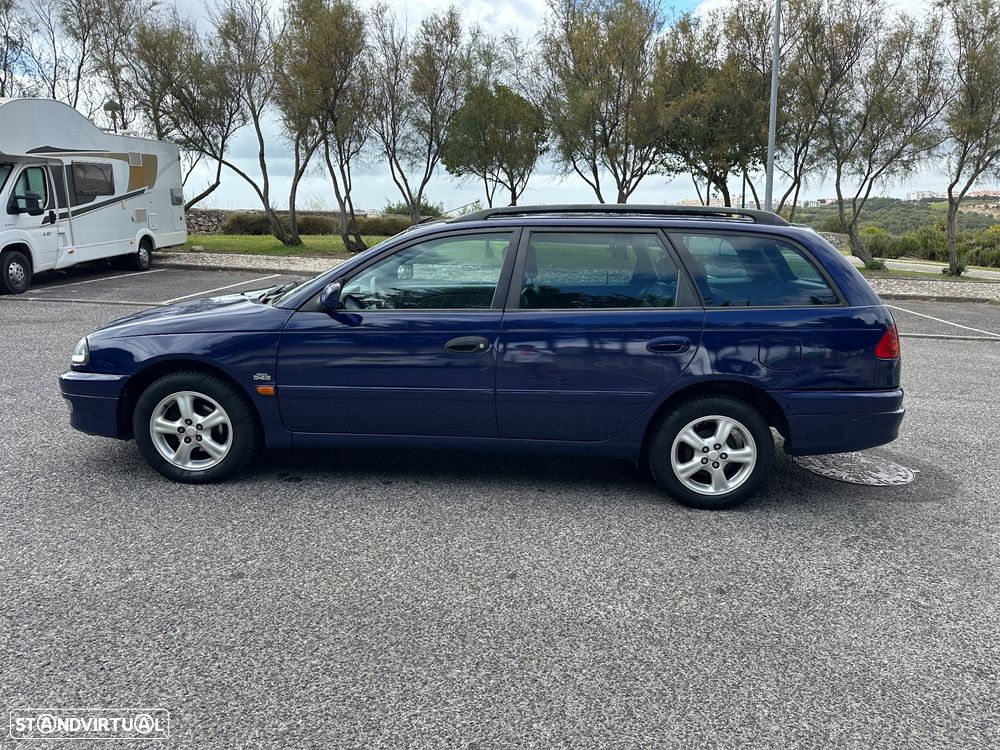 Toyota Avensis SW 2.0 D4D Terra - 1