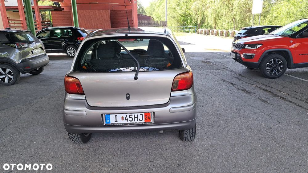 Toyota Yaris 1.0 Luna A/C - 6