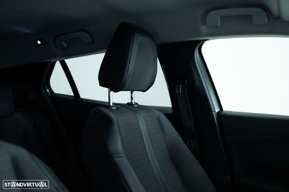 Peugeot e-2008 50 kWh Allure - 26