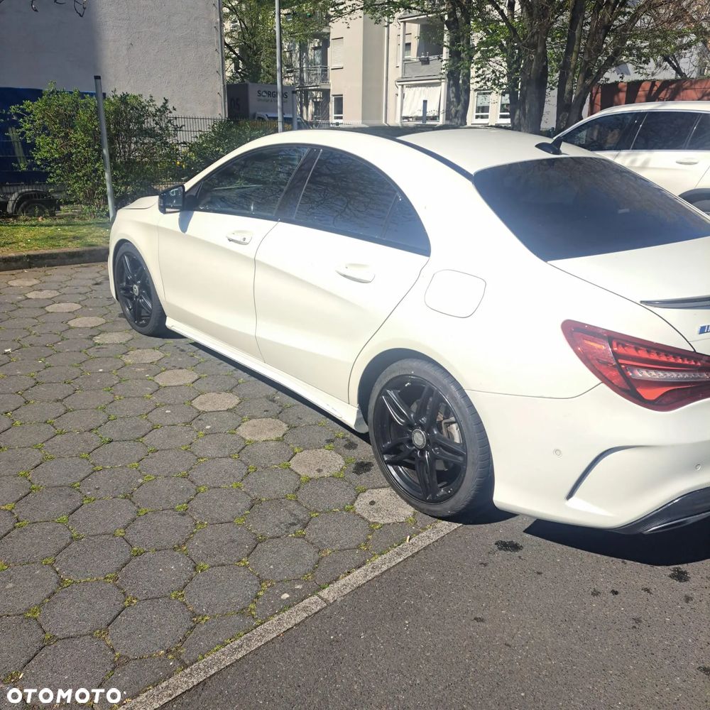 Mercedes-Benz CLA 200 7G-DCT AMG Line - 9
