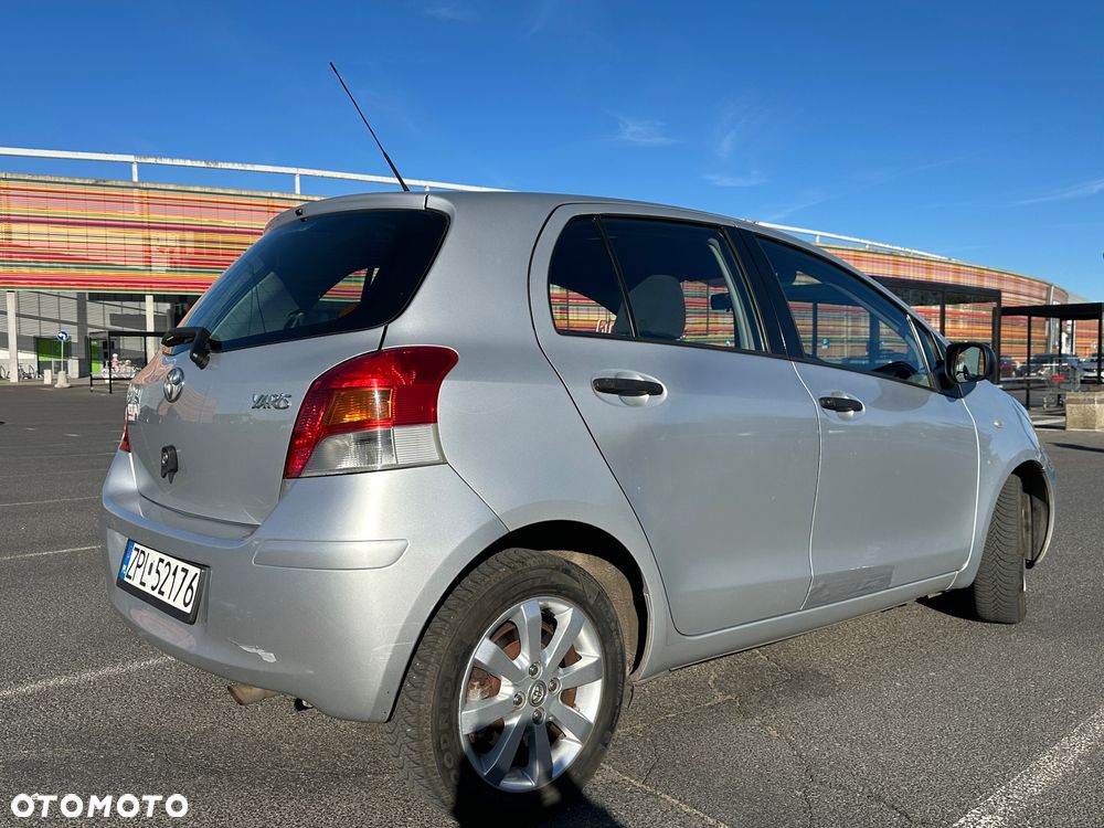 Toyota Yaris 1.33 VVT-i Sol - 4
