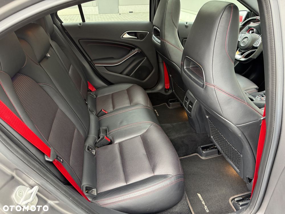 Mercedes-Benz Klasa A AMG 45 4Matic AMG Speedshift 7G-DCT - 32