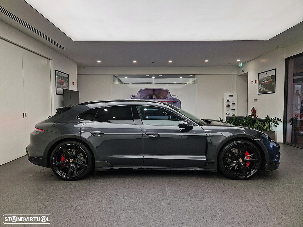 Porsche Taycan Cross Turismo 4S - 8