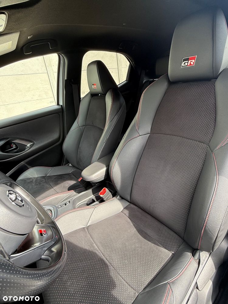 Toyota Yaris - 8