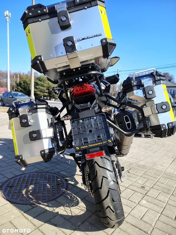 QJMOTOR SRT900S - 23