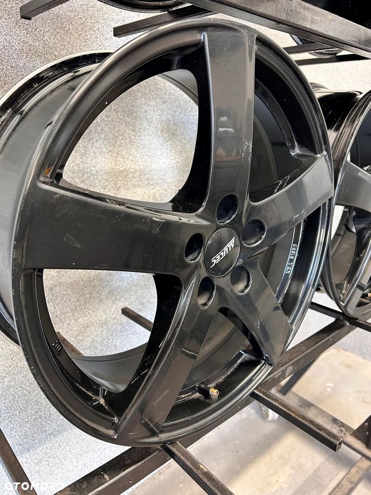 4 FELGI ALU. AUDI A4 B8,B9,VW PASSAT B6,B7,B8, T-ROC, ARTEON, SKODA SUPERB, MERCEDES KLASA C,E , COUPE 18'' 7,5J ET39 - 9