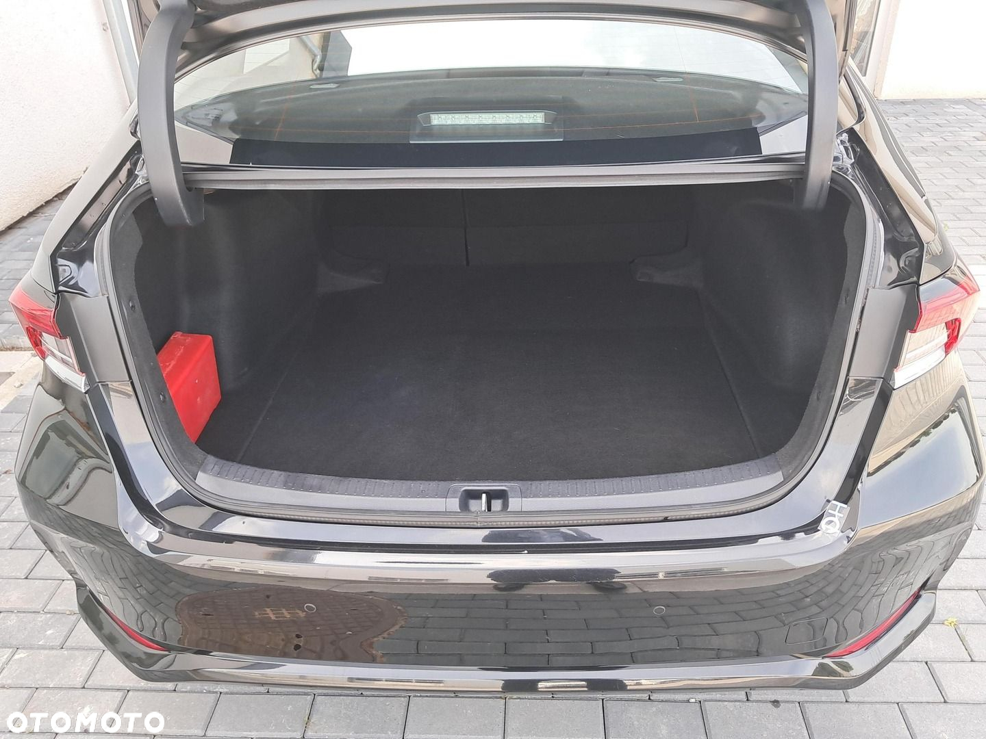 Toyota Corolla - 13