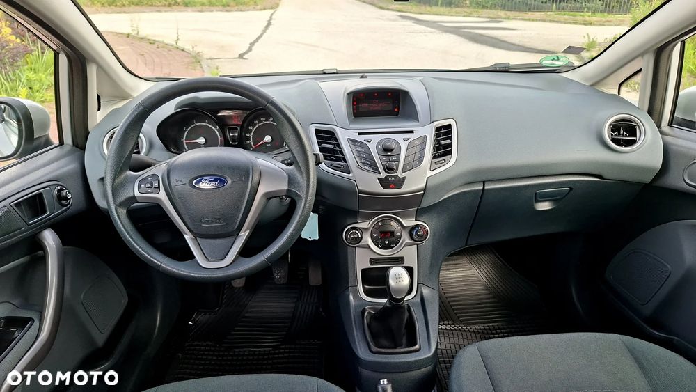 Ford Fiesta 1.25 Champions Edition - 33