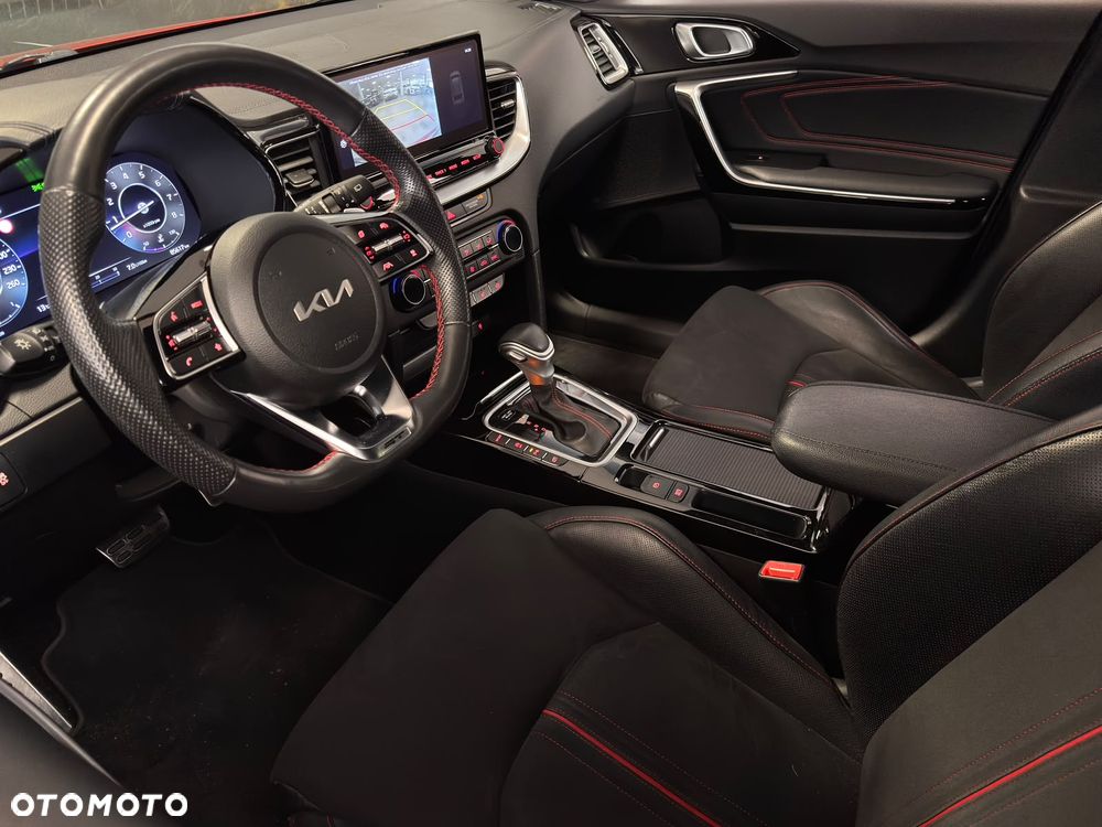 Kia ProCeed 1.6 T-GDI GT DCT - 14