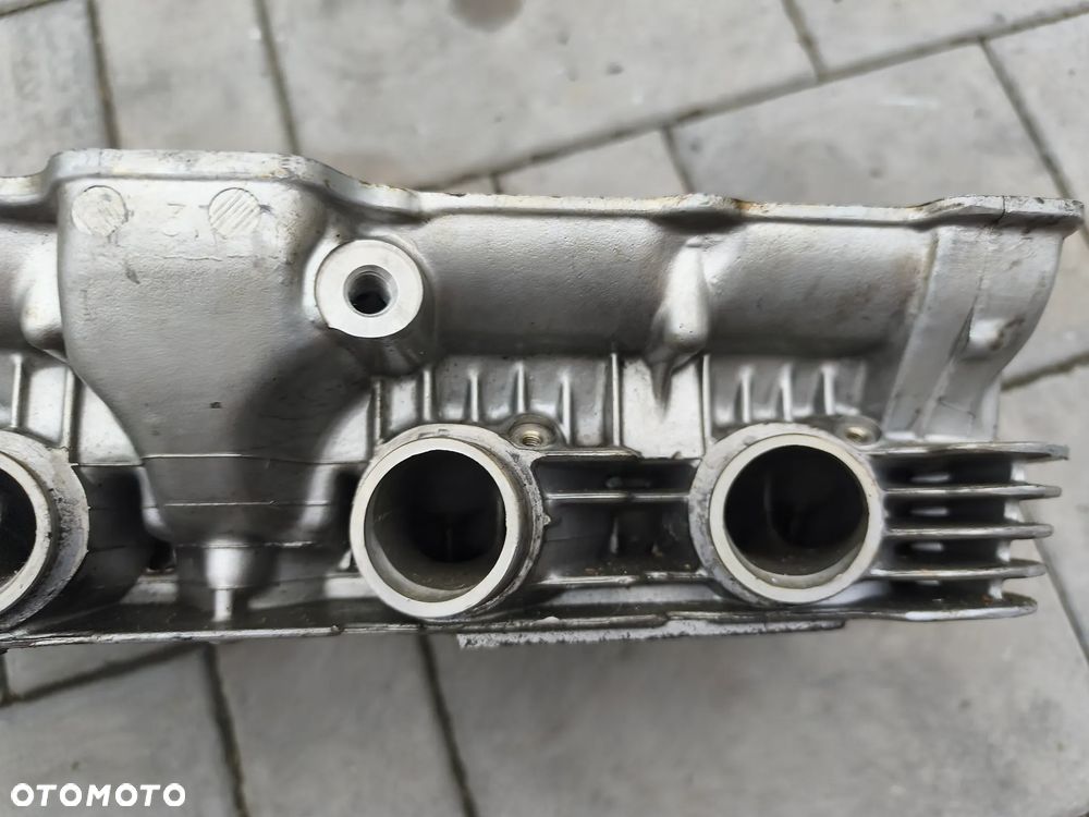 Głowica, zawory Honda CB 750 Boldor - 16