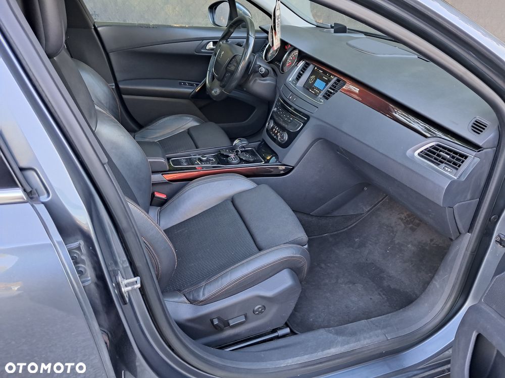 Peugeot 508 RXH Hybrid4 - 10