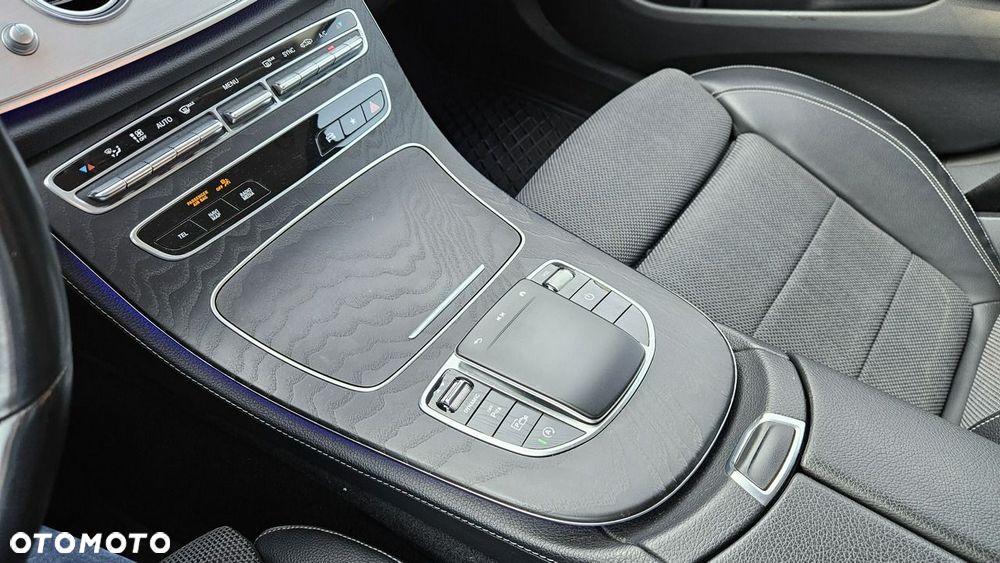 Mercedes-Benz Klasa E 200 d 9G-TRONIC Night Edition - 31