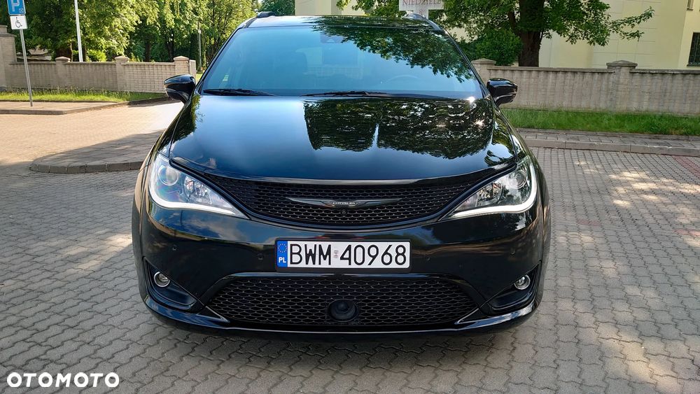 Chrysler Pacifica - 3