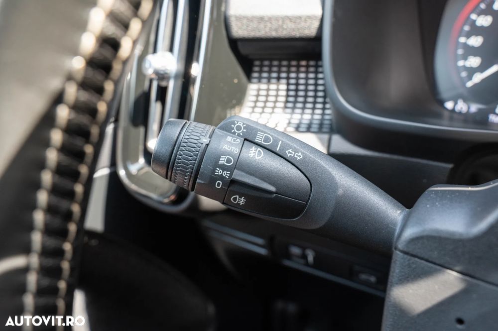 Volvo XC 40 D3 R-Design - 24