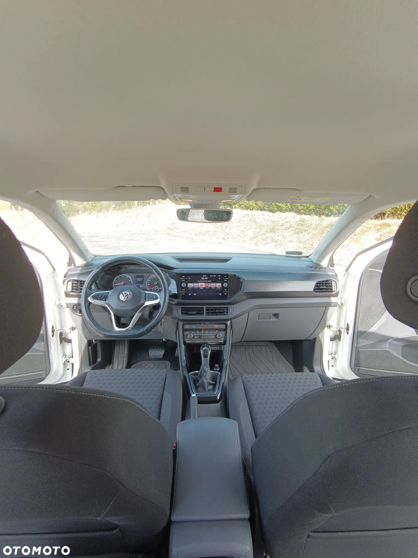 Volkswagen T-Cross - 12
