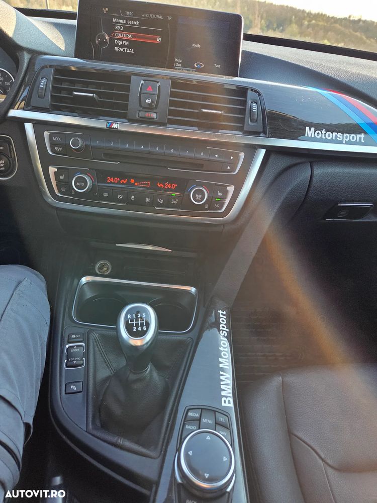 BMW Seria 3 320d xDrive - 10