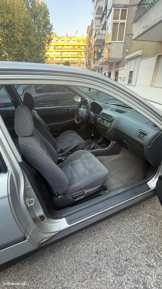 Honda Civic 1.5i LS - 9