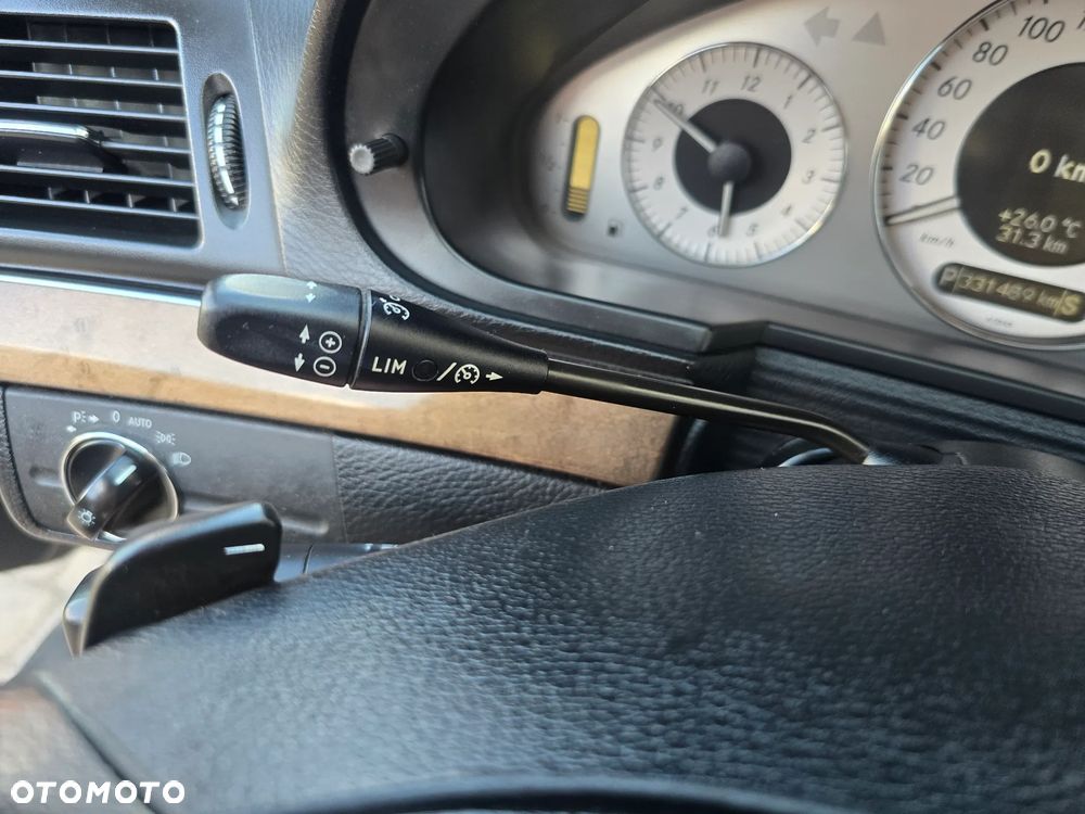 Mercedes-Benz Klasa E 320 CDI 7G-TRONIC Avantgarde DPF - 31