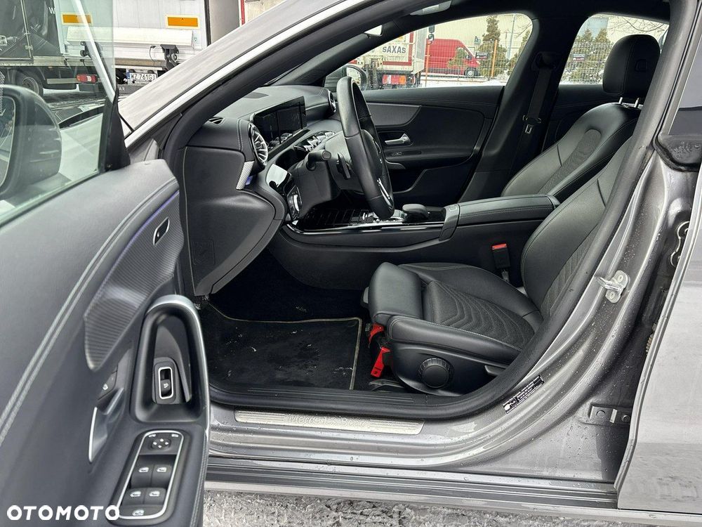 Mercedes-Benz CLA - 11