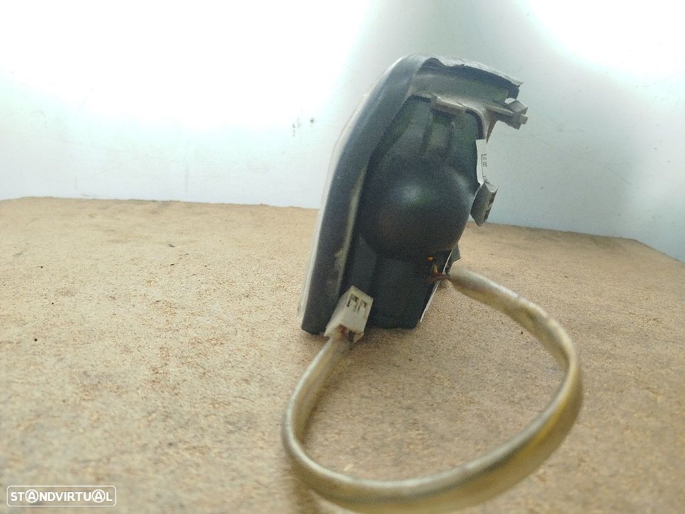 Farolim De Pisca Frente Esq Fiat Uno (146_) - 2