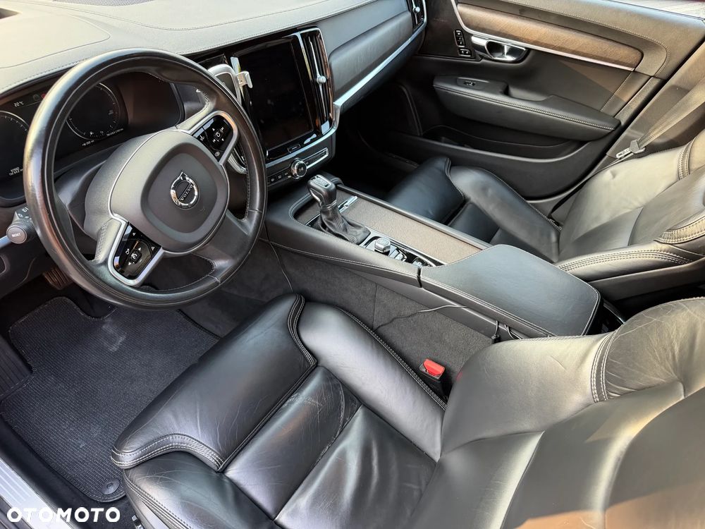 Volvo V90 Cross Country - 10
