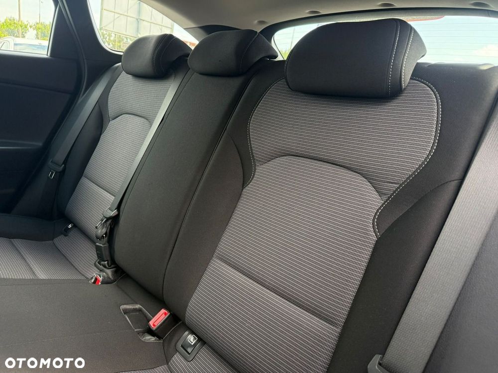 Hyundai i30 1.5 DPI Classic + - 29