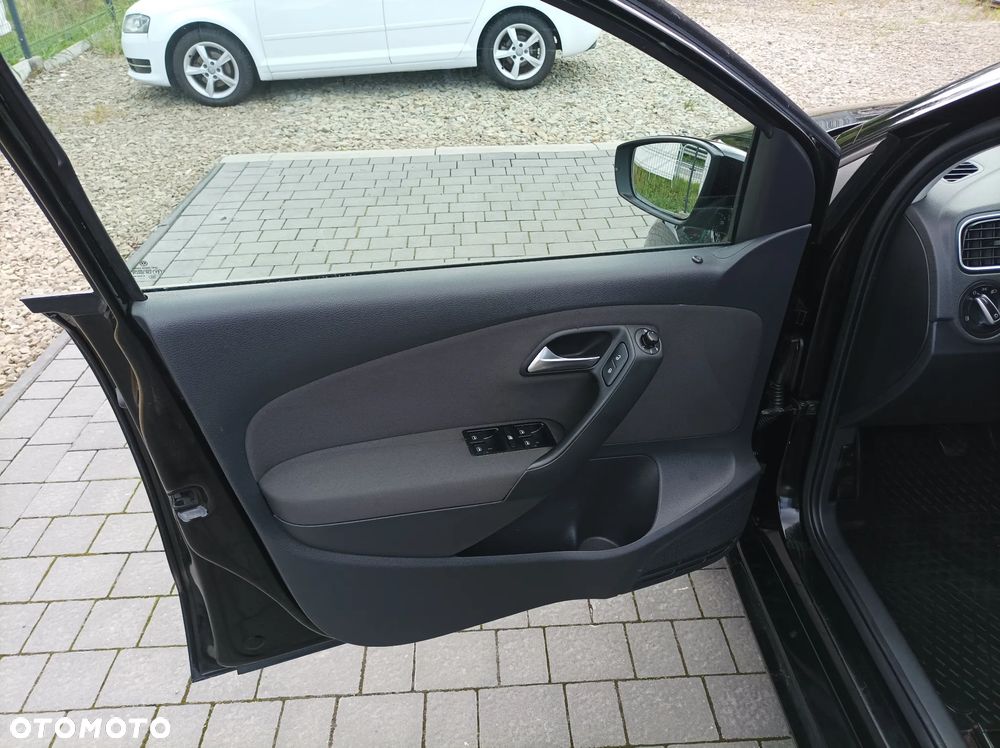 Volkswagen Polo 1.4 Highline - 14