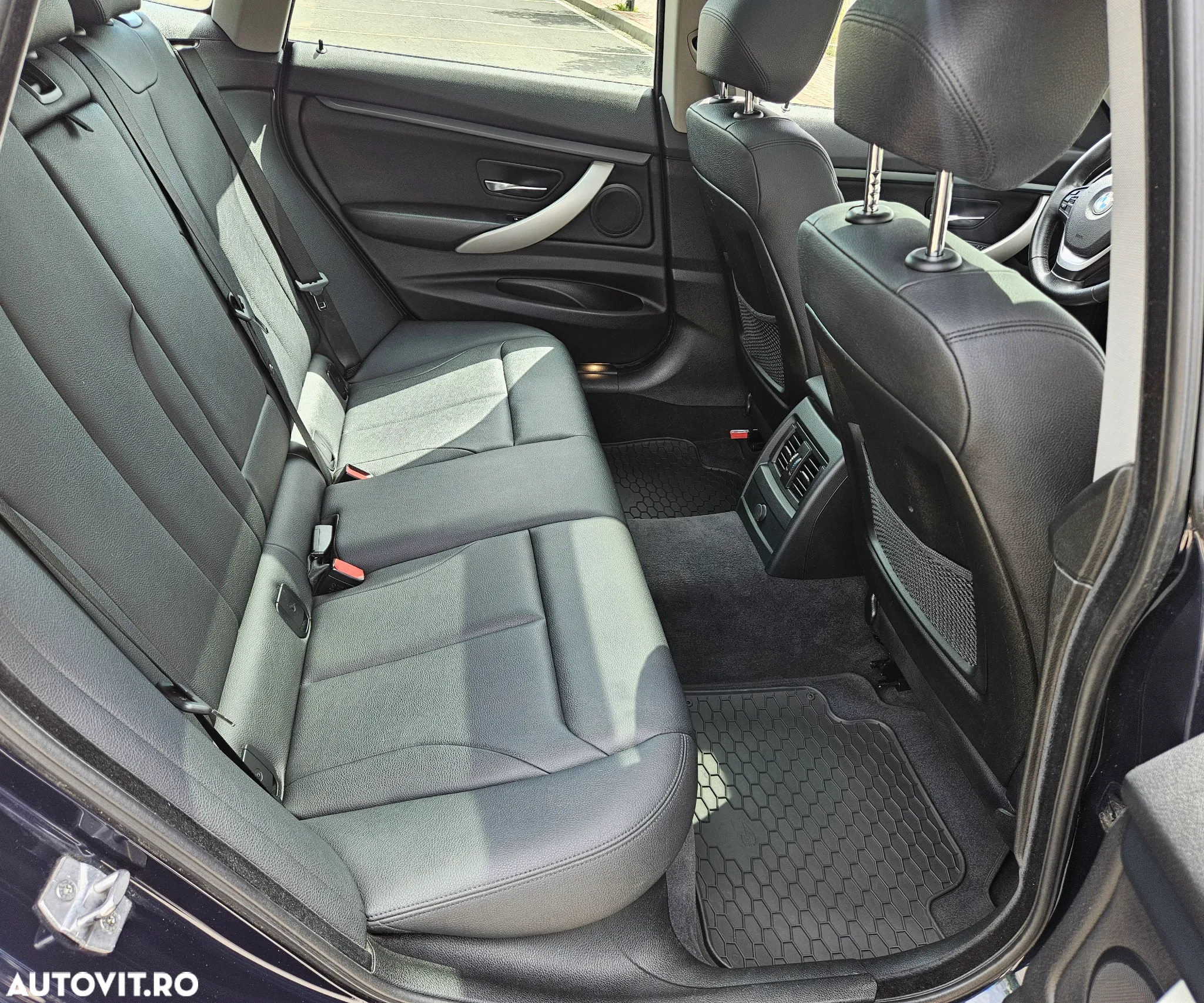 BMW Seria 3 318d - 14