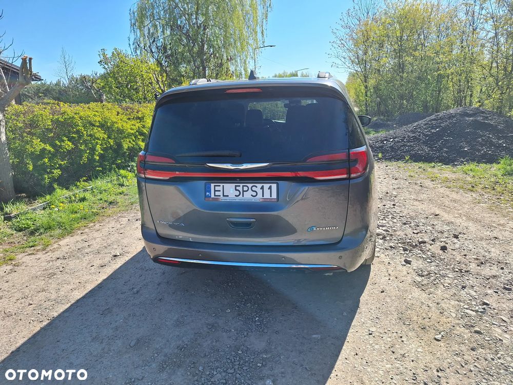 Chrysler Pacifica - 4
