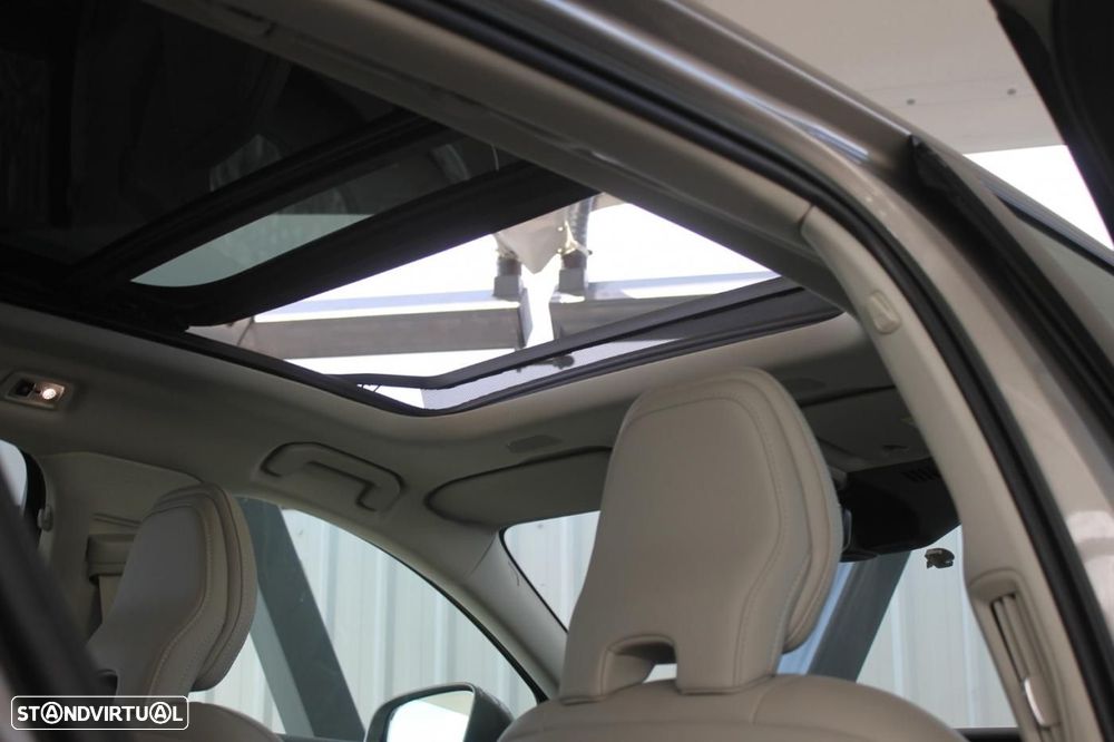 Volvo V60 Cross Country 2.0 B4 Geartronic - 38
