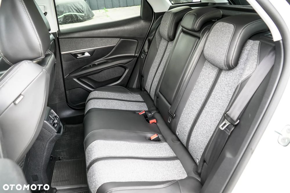 Peugeot 3008 BlueHDi 130 Stop & Start EAT8 Allure - 28