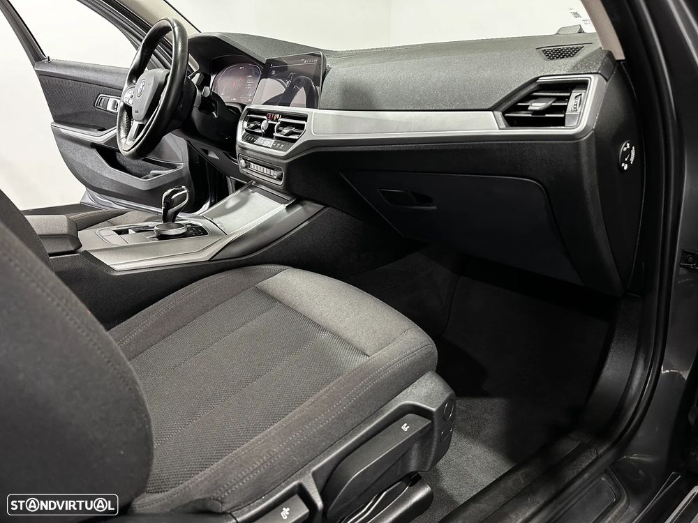 BMW 330 e Corporate Edition Auto - 34